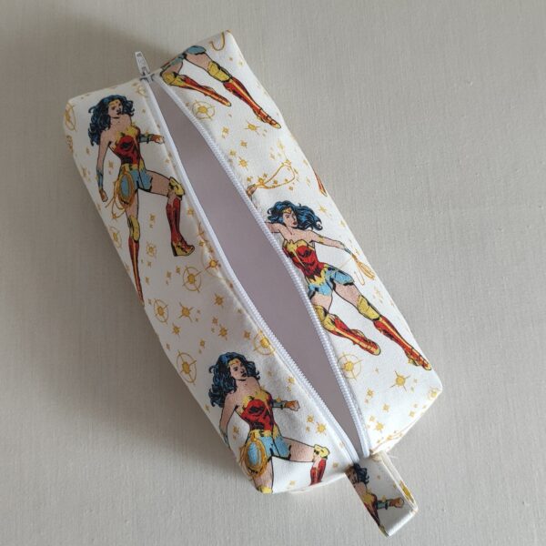 Estuche hecho a mano Wonder Woman - Imagen 2
