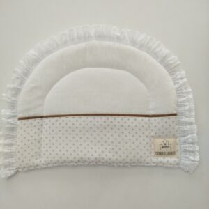 Salva babas  de pique con topitos camel y algodón  blanco
